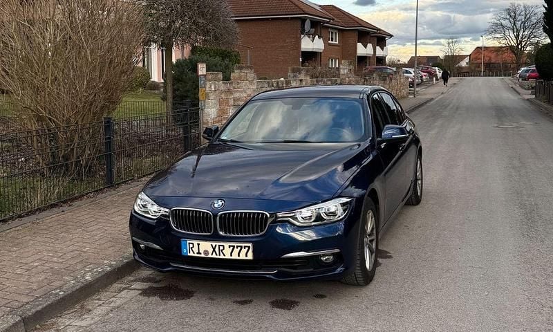 Gebraucht BMW 320 184 PS (135 kW) 2017 Blau Limousine