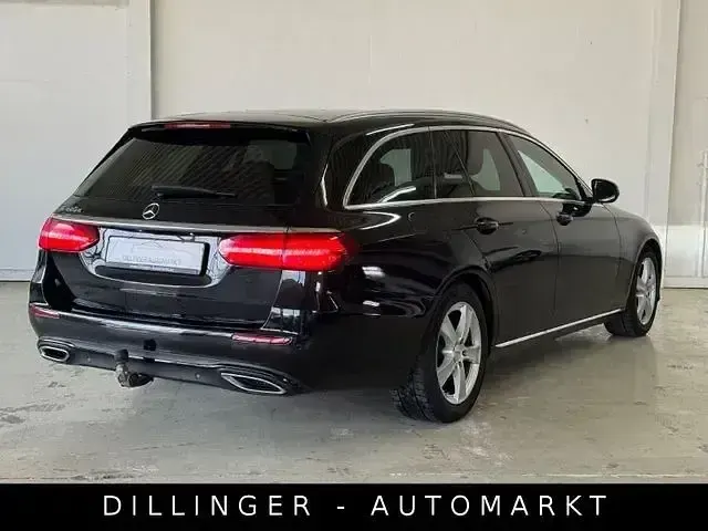 Gebraucht Mercedes E220 194 PS (142 kW) 2019 Obsidianschwarz  metalliclack Kombi