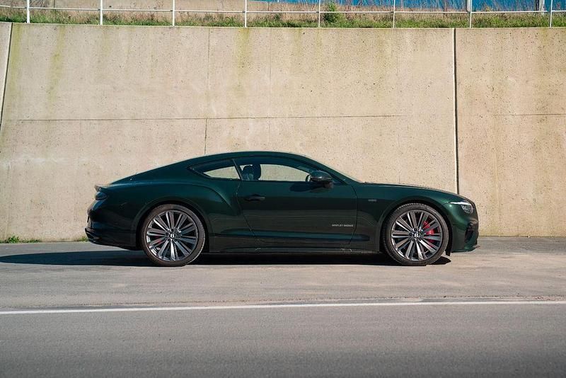 Neu Bentley Continental 782 PS (575 kW) 2025 Grün