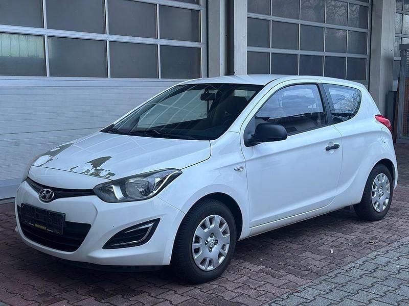 Gebraucht Hyundai i20 Edition 86 PS (63 kW) 2014 Weiß Kleinwagen
