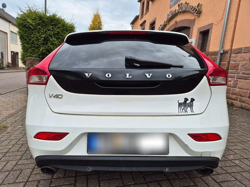 Gebraucht Volvo V40 200 PS (147 kW) 2013 Weiß Limousine