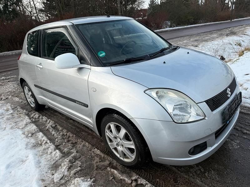 Gebraucht Suzuki Swift 90 PS (66 kW) 2005 Silber Limousine