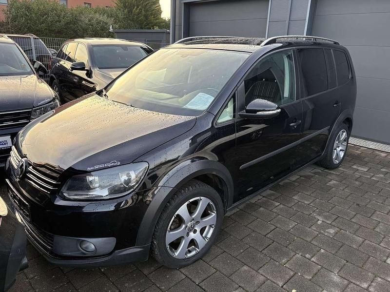 Deep black perleffekt Gebraucht 2011 VW Touran Cross Van / Kleinbus | 7.300 € (Guter Preis) - Bild 1/4