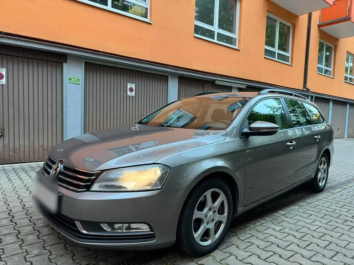 Usata VW Passat 105 CV (77 kW) 2011 Beige Station wagon