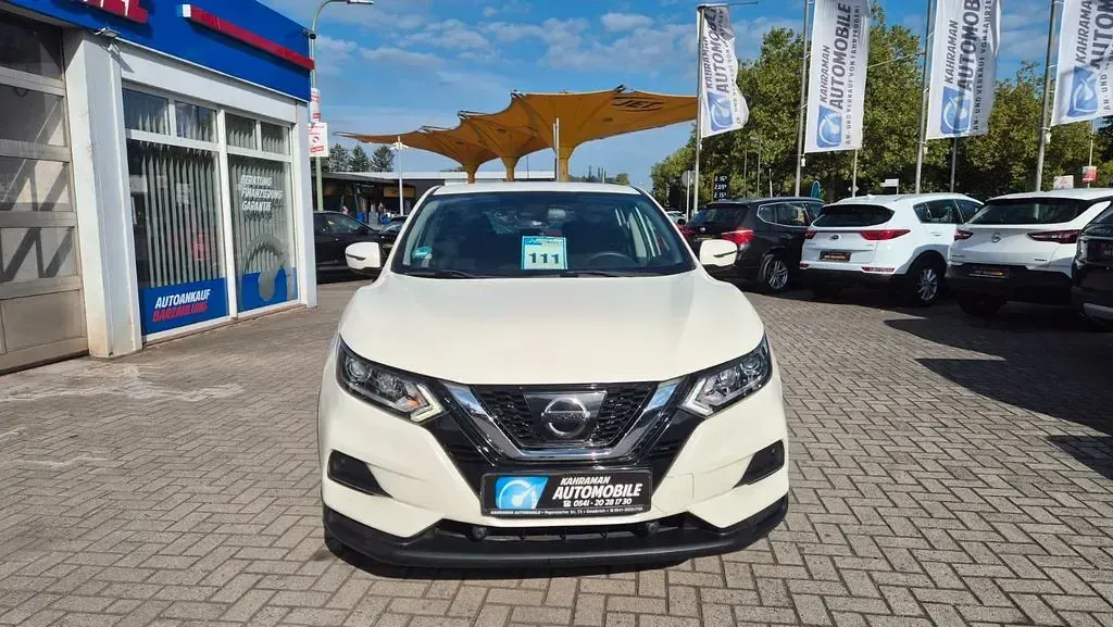 Gebraucht Nissan Qashqai Visia 116 PS (85 kW) 2018 Weiß SUV