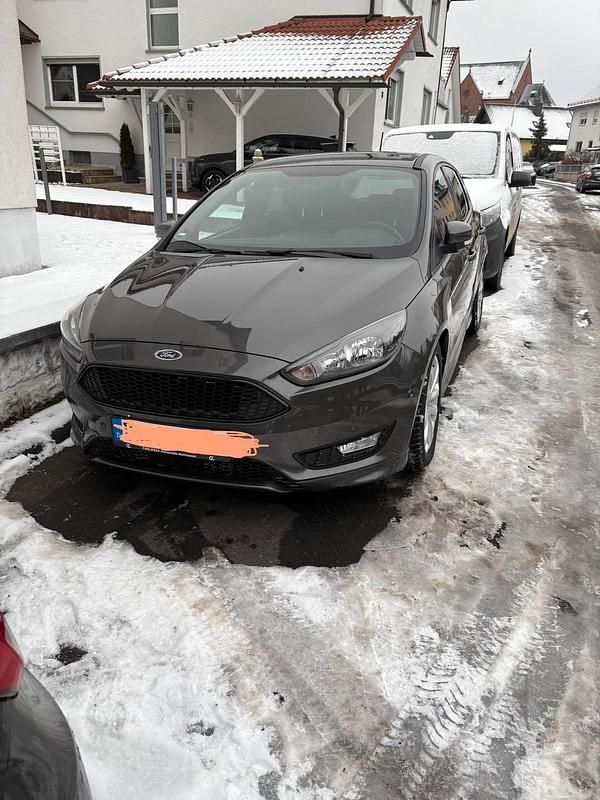 Gebraucht Ford Focus ST-Line 125 PS (91 kW) 2017 Grau Limousine