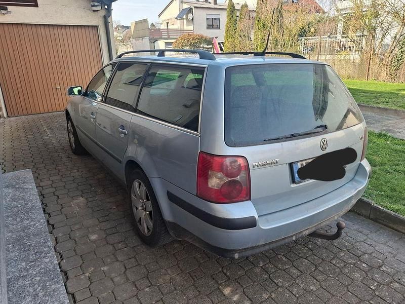 Gebraucht VW Passat Basis 131 PS (96 kW) 2002 Silber Kombi