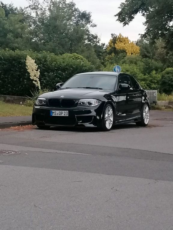 Schwarz Gebraucht 2011 BMW 123 Performance Kleinwagen | 7.900 € - Bild 1/4