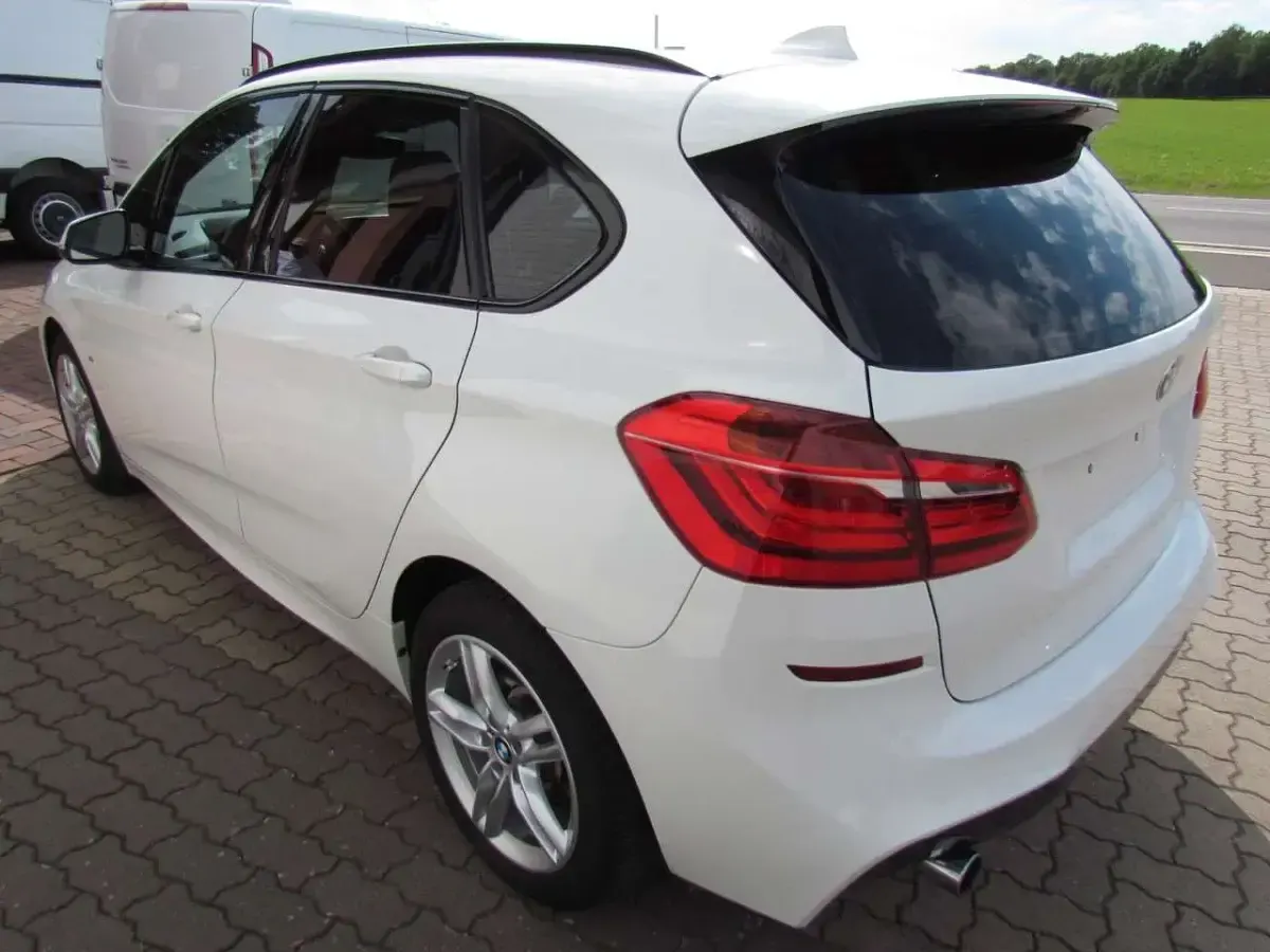 Gebraucht BMW 220 M Sport 190 PS (139 kW) 2015 Alpinweiss iii Kombi