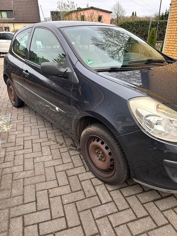 Second-hand Renault Clio II 2006 Albastru Hatchback