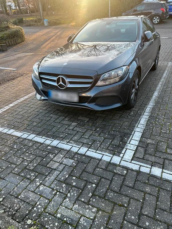 Gebraucht Mercedes 180 122 PS (89 kW) 2015 Grau Limousine