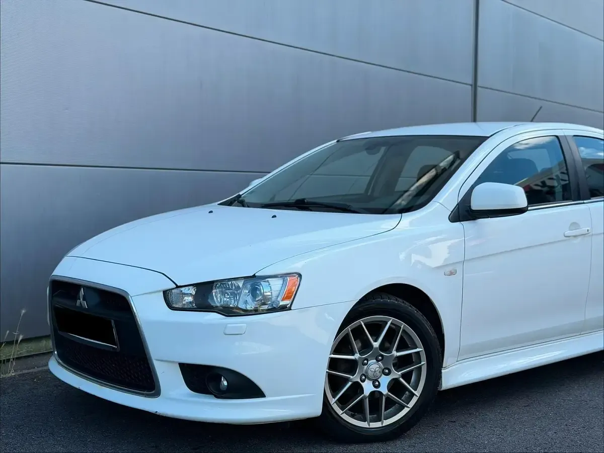 Gebraucht Mitsubishi Lancer 117 PS (86 kW) 2013 Weiß Limousine