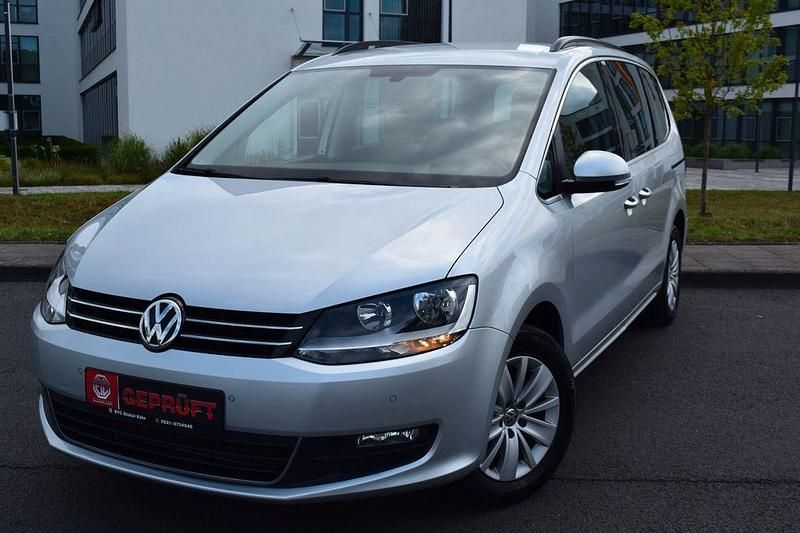 Silber Gebraucht 2016 VW Sharan Van / Kleinbus | 16.990 € (Guter Preis) - Bild 1/4