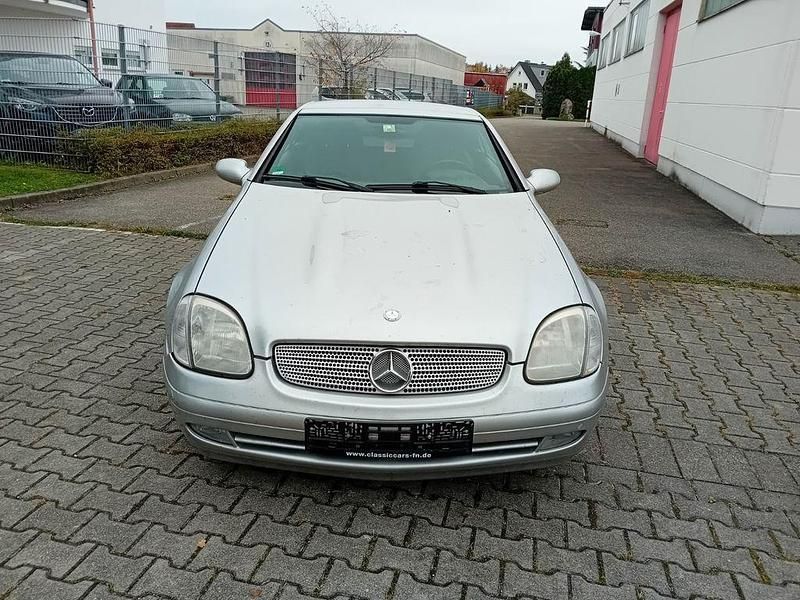 Gebraucht Mercedes SLK230 193 PS (141 kW) 1998 Silber Cabrio