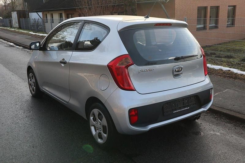Gebraucht Kia Picanto 69 PS (50 kW) 2012 Silber Kleinwagen