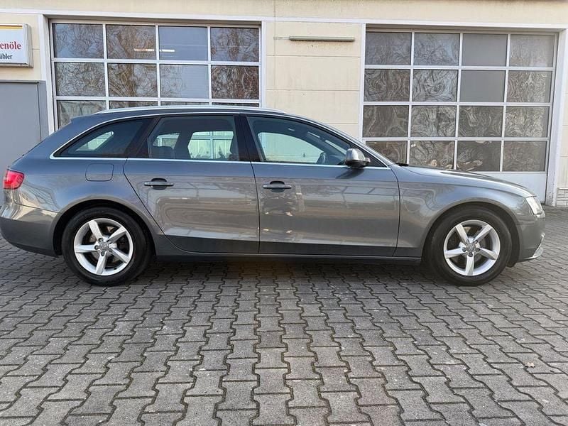 Gebraucht Audi A4 Ambiente 163 PS (119 kW) 2014 Grau Kombi