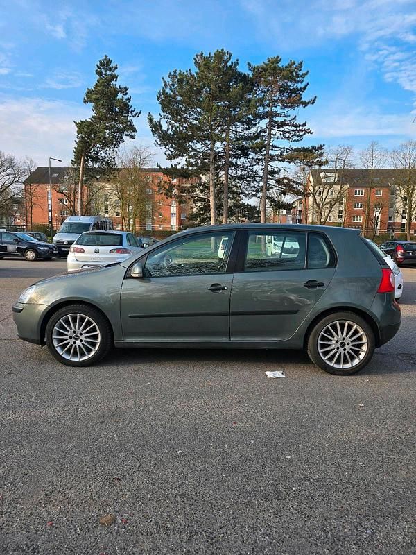 Gebraucht VW Golf V 101 PS (74 kW) 2005 Grün Kleinwagen