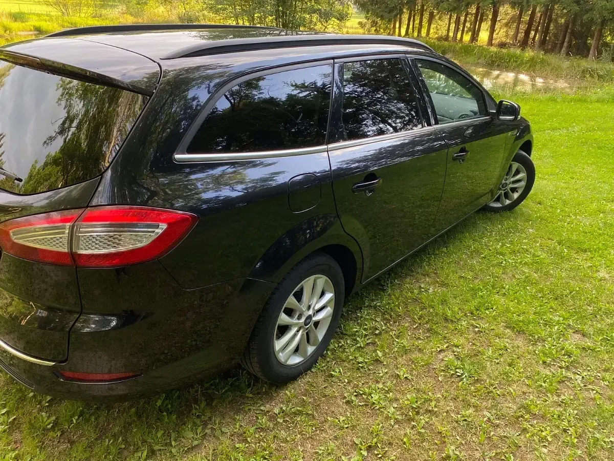 Gebraucht Ford Mondeo Business Edition 163 PS (119 kW) 2013 Schwarz Kombi
