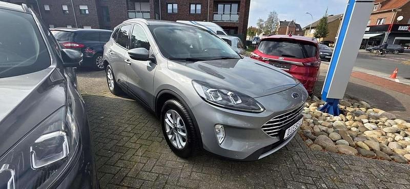 Silber Gebraucht 2020 Ford Kuga Titanium X SUV | 21.990 € (Etwas zu teuer) - Bild 1/4