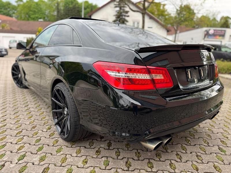 Gebraucht Mercedes E250 AMG 204 PS (150 kW) 2011 Schwarz Coupé