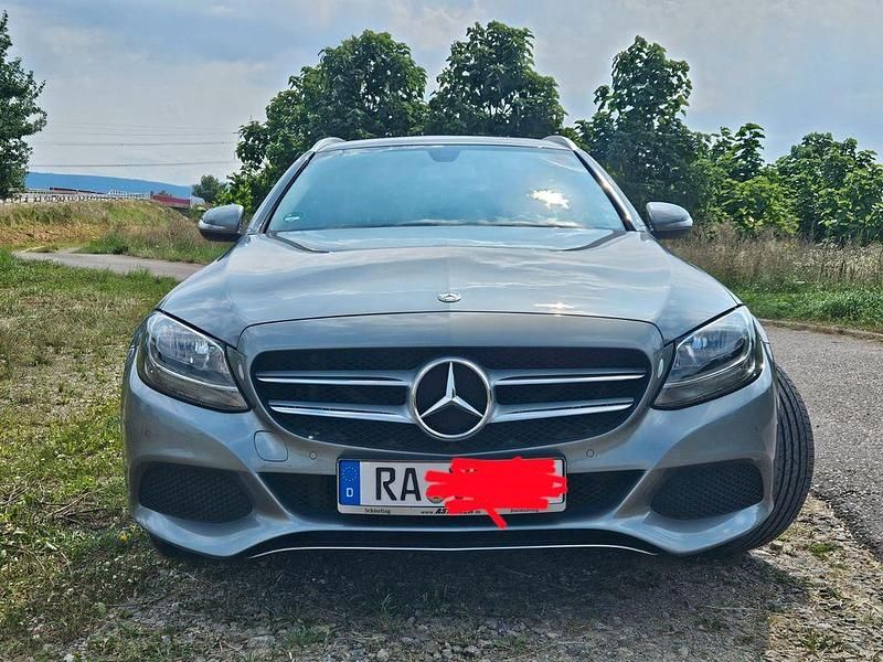 Silber Gebraucht 2015 Mercedes C200 Avantgarde Limousine | 15.000 € (Superpreis) - Bild 1/4