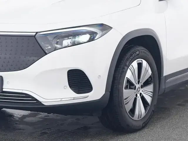 Gebraucht Mercedes EQA250 139 kW (190 PS) 2025 Unilack polarweiß SUV