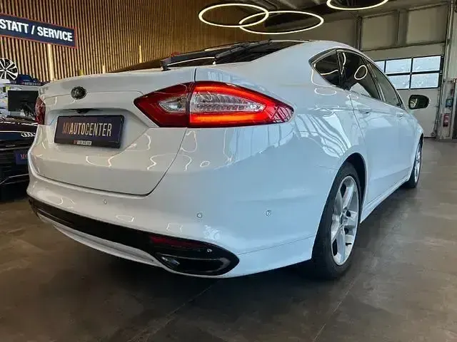 Gebraucht Ford Mondeo 203 PS (149 kW) 2017 Frozen white Limousine