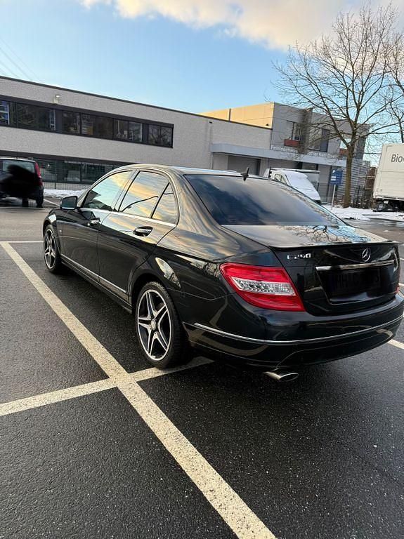 Gebraucht Mercedes C250 204 PS (150 kW) 2011 Schwarz Limousine