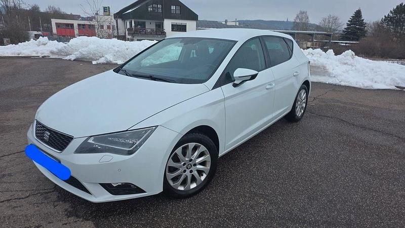Weiß Gebraucht 2016 Seat Leon Style Limousine | 9.900 € (Guter Preis) - Bild 1/4