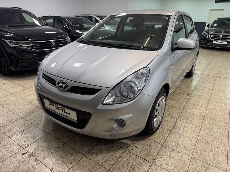Silber Gebraucht 2011 Hyundai i20 Edition Limousine | 3.200 € (Fairer Preis) - Bild 1/4