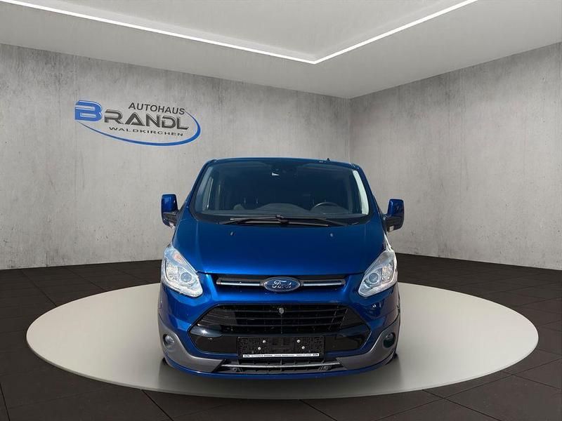 Gebraucht Ford Tourneo Titanium 170 PS (125 kW) 2017 Blau Van / Kleinbus