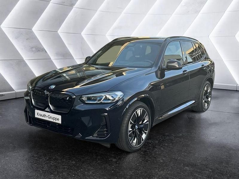 Schwarz Gebraucht 2022 BMW iX3 M Sport SUV | 43.900 € (Teuer) - Bild 1/4