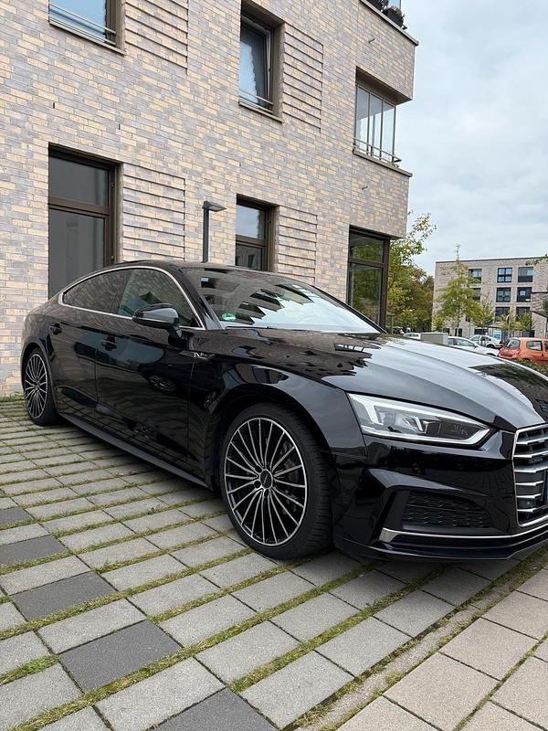 Schwarz Gebraucht 2018 Audi A5 Limousine | 18.000 € (Guter Preis) - Bild 1/4