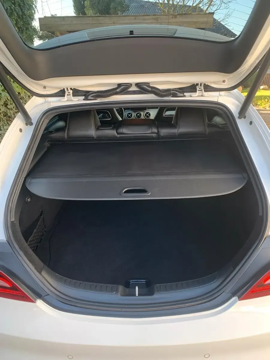 Gebraucht Mercedes CLA180 122 PS (89 kW) 2018 Weiß Limousine