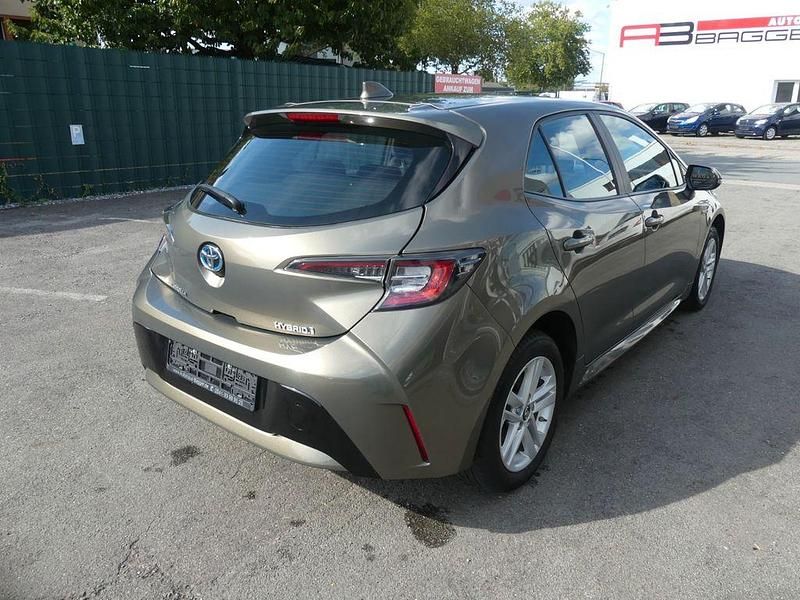 Gebraucht Toyota Corolla Active 98 PS (72 kW) 2019 Grau metallic Limousine