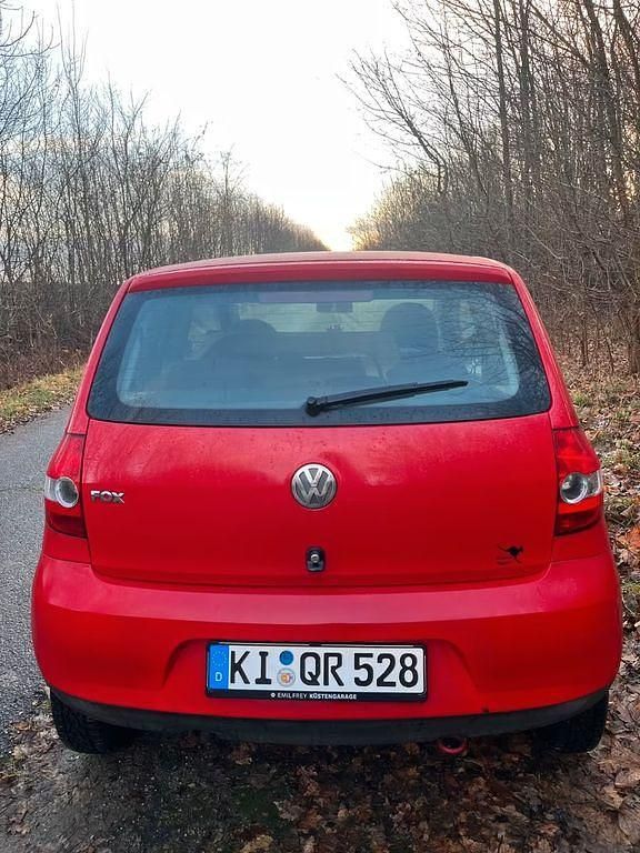 Second-hand VW Fox 54 CP (39 kW) 2006 Roșu Hatchback
