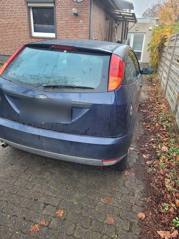Gebraucht Ford Focus Trend 101 PS (74 kW) 2001 Blau Limousine
