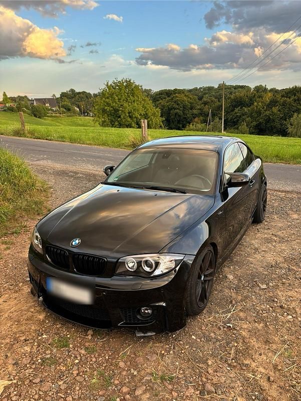 Schwarz Gebraucht 2012 BMW 120 Coupé Performance Coupé | 6.999 € - Bild 1/4