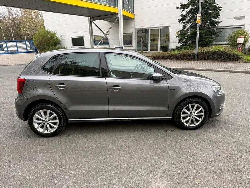 Gebraucht VW Polo LOUNGE 75 PS (55 kW) 2016 Grau Limousine