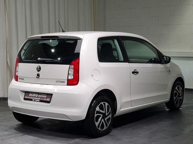 Gebraucht Skoda Citigo Active 75 PS (55 kW) 2018 Weiß, candyweiß Kleinwagen