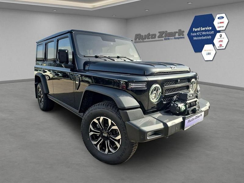 Neu BAW 212 166 PS (122 kW) 2026 Schwarz SUV