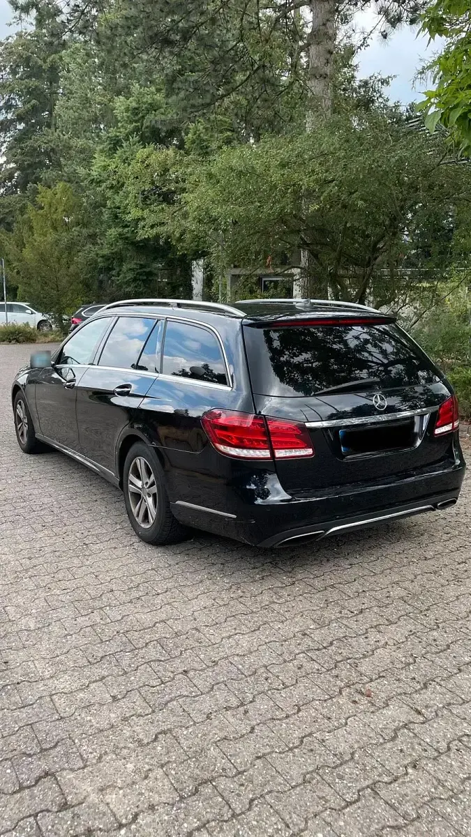 Gebraucht Mercedes E220 Avantgarde 170 PS (125 kW) 2015 Schwarz Kombi