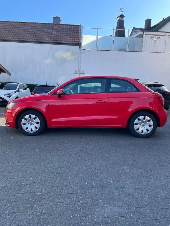 Second-hand Audi A1 Attraction 86 CP (63 kW) 2012 Roșu Hatchback