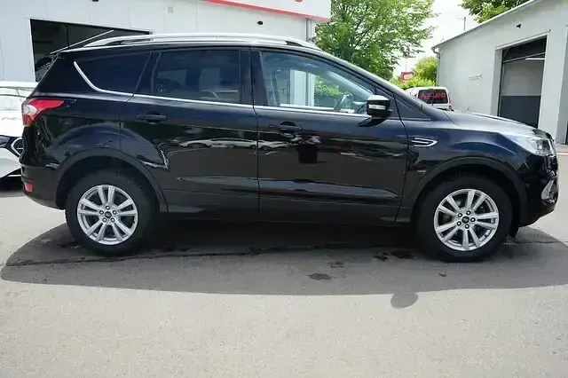 Gebraucht Ford Kuga 150 PS (110 kW) 2019 Schwarz SUV