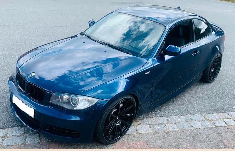 Blau Gebraucht 2010 BMW 135 Performance Kleinwagen | 20.000 € (Etwas zu teuer) - Bild 1/4