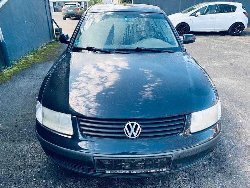 Gebraucht VW Passat Comfortline 101 PS (74 kW) 2001 Schwarz Limousine