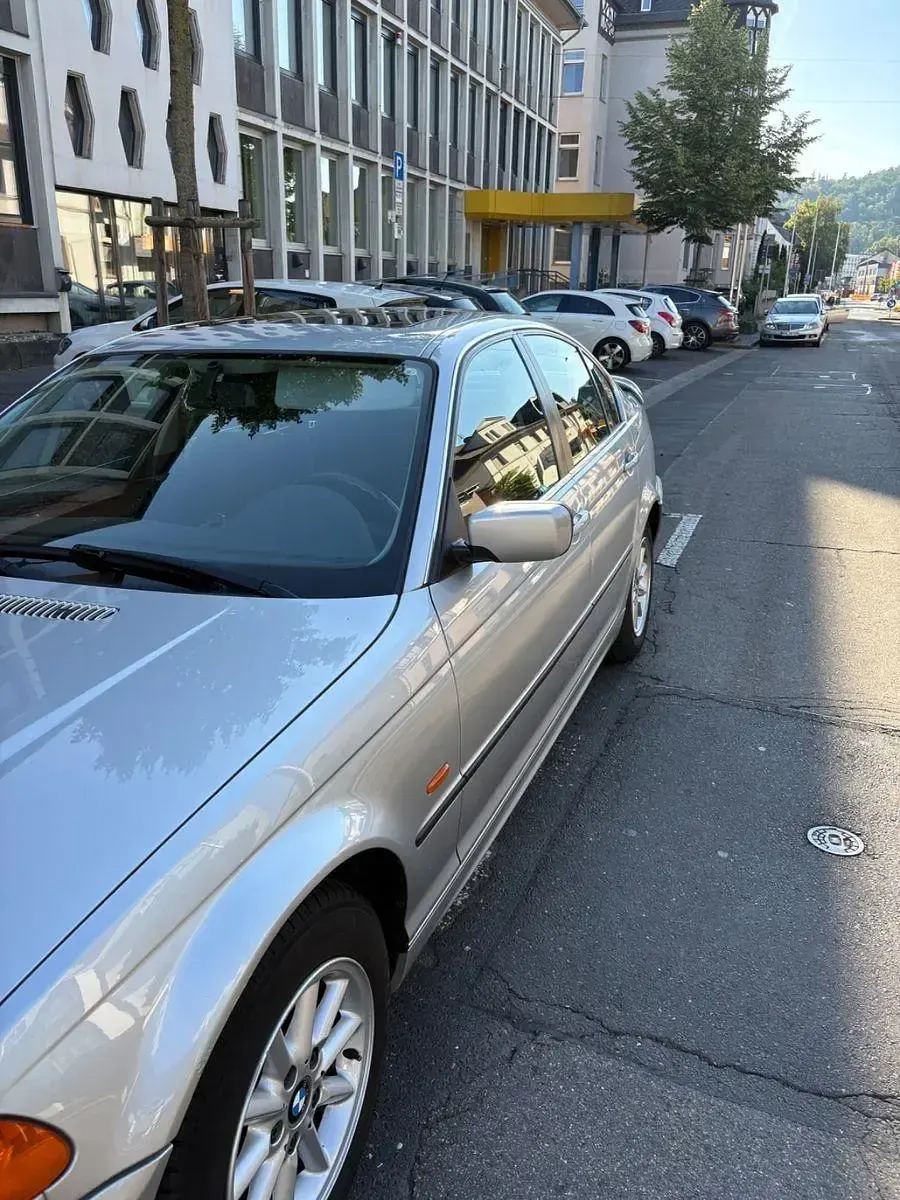 Gebraucht BMW 320 Sport Line 150 PS (110 kW) 1998 Grau Limousine