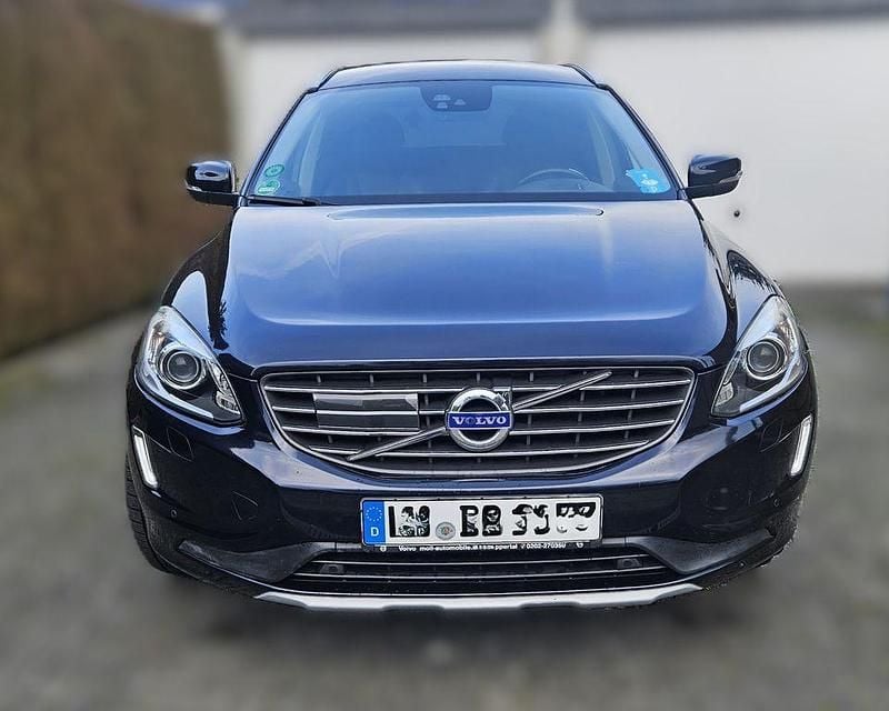Blau Gebraucht 2016 Volvo XC60 Summum SUV | 13.490 € (Superpreis) - Bild 1/4