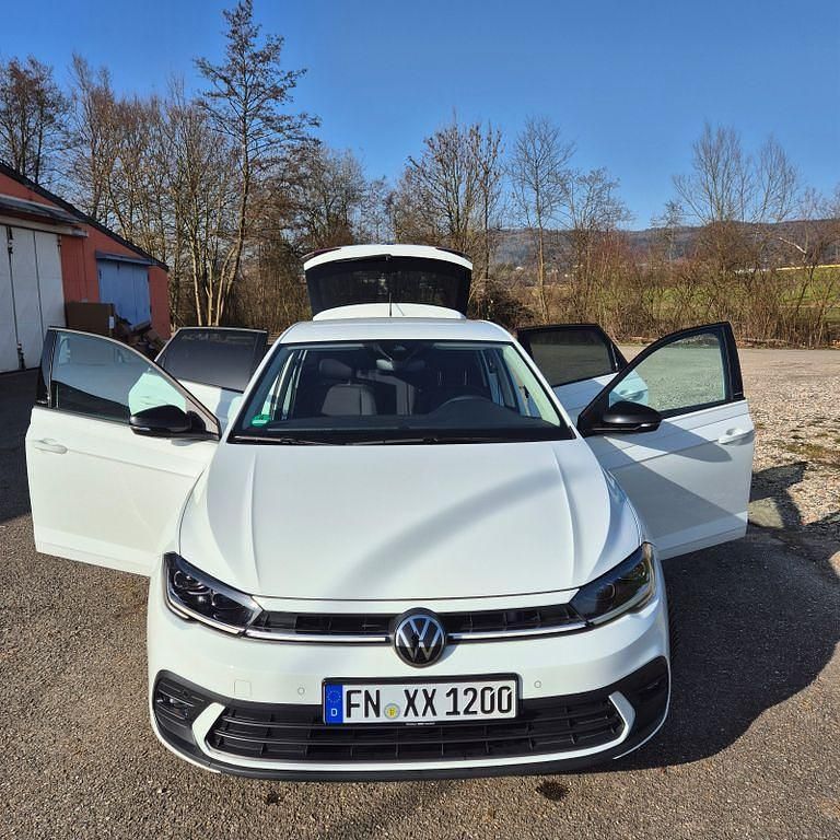 Gebraucht VW Polo Move 95 PS (69 kW) 2024 Schwarz Kleinwagen