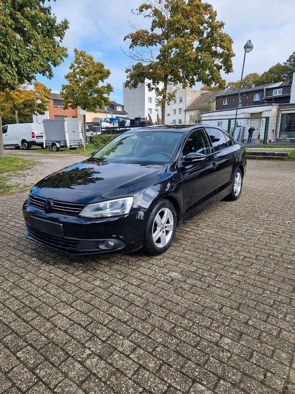 Schwarz Gebraucht 2011 VW Jetta Comfortline Limousine | 2.750 € (Superpreis) - Bild 1/4